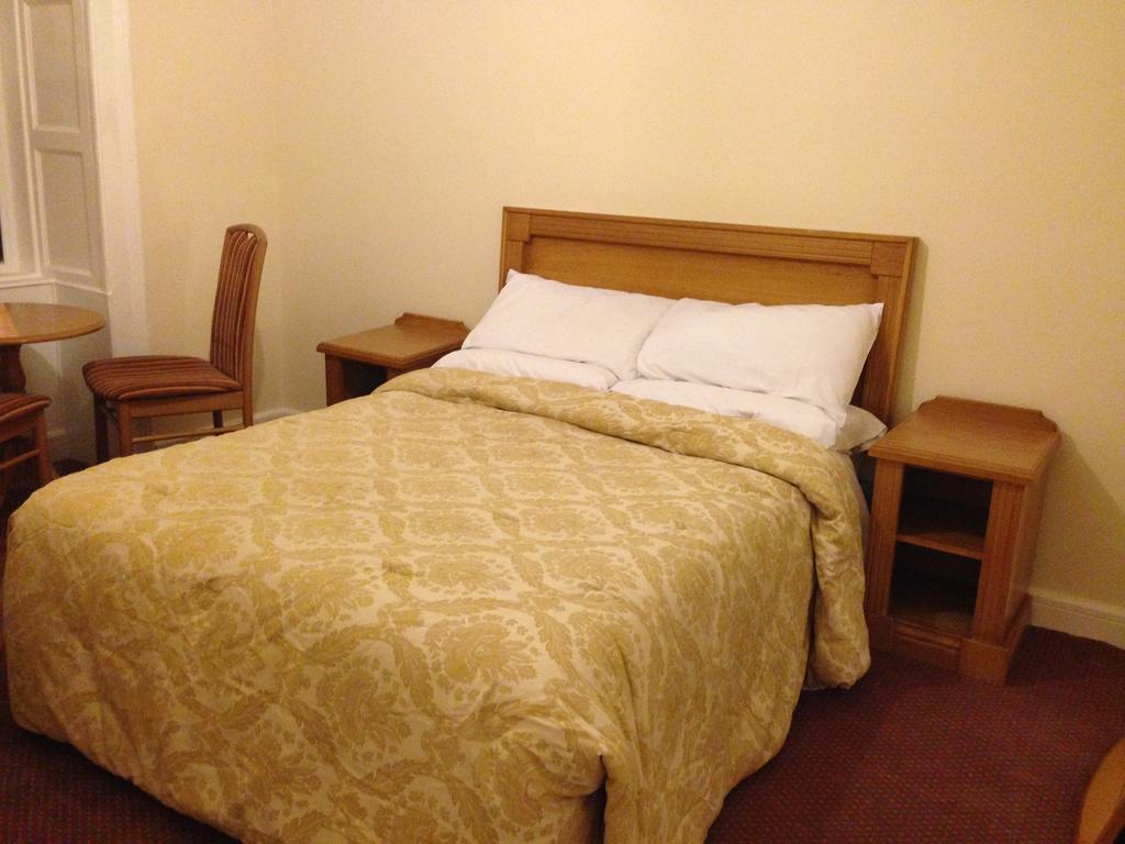 Westgate House B&B Strokestown Room photo